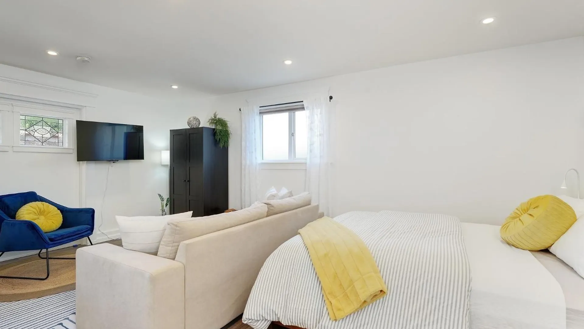 Fairfield Estate Coach House - 30 Day Stay By Victoria Prime 0*,