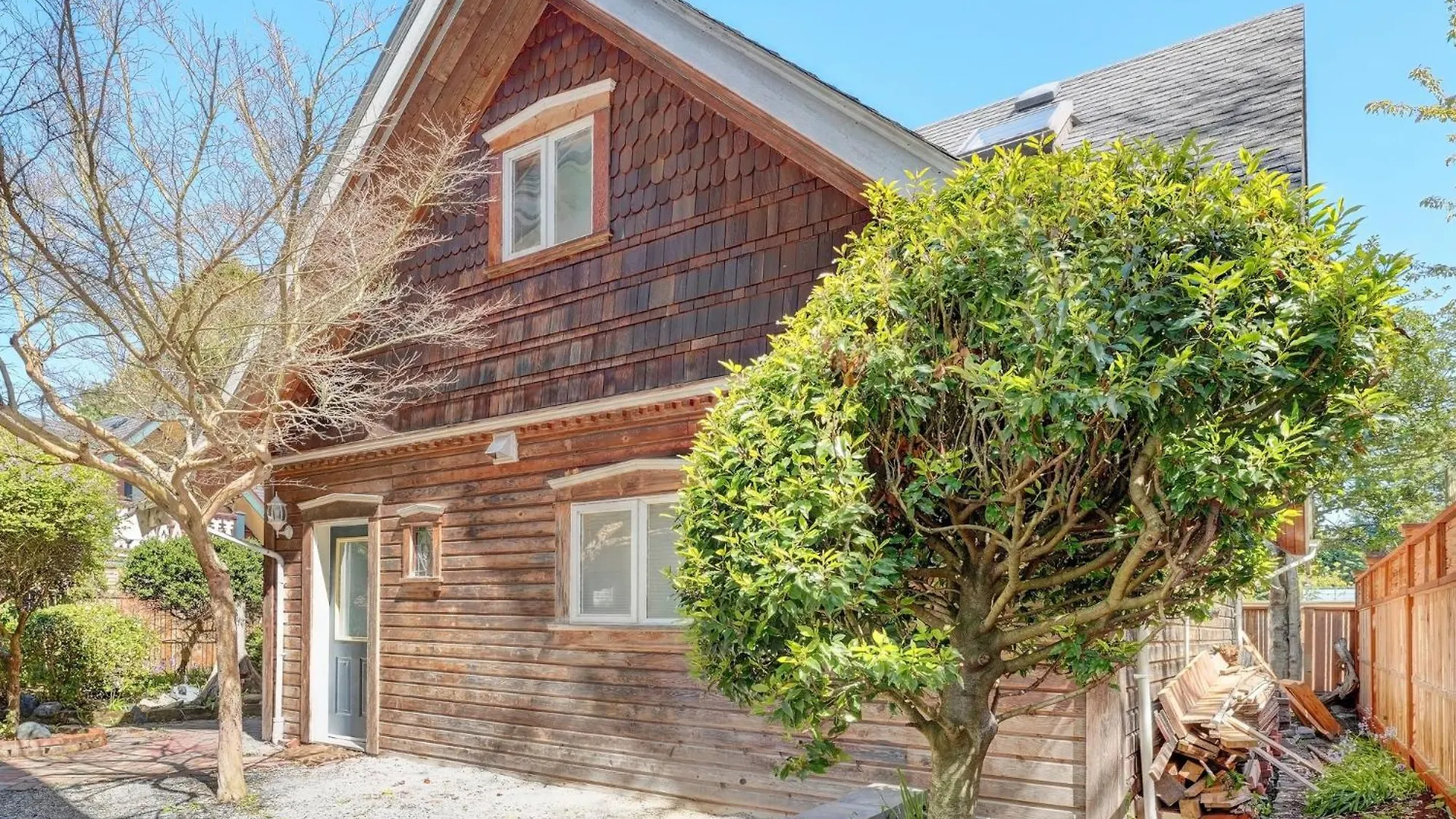 Fairfield Estate Coach House - 30 Day Stay By Victoria Prime Apartment